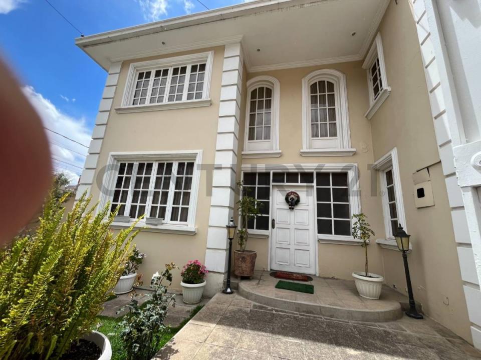 Av. Stronguers - Esq. Calle 30, Zona de Achumani Nº89, Achumani, La Paz NN, Bolivie