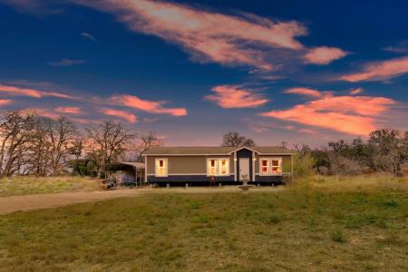 226 Outland Dr., Harper, Teksas 78631, USA