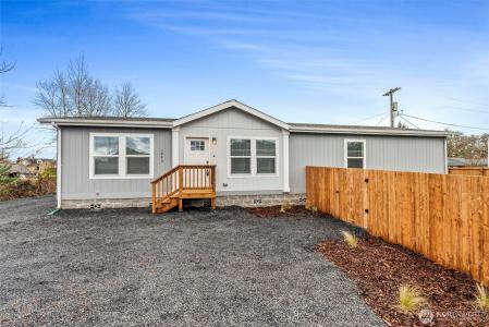 1243 SW Elzina Street, Chehalis, Washington 98532