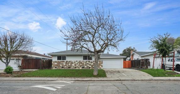 545 Highmoor, Stockton, California 95210, USA