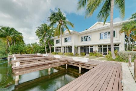 104, THE MOORINGS, STUNNING CANAL FRONT TOWNHOME, 3 BED 3.5 BATHROOM WITH GORGEOUS VIEWS OF THE CANAL, Whirlwind Drive, Spotts, Grand Cayman, جزر كايمان