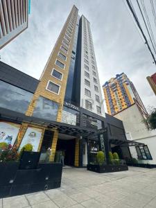 AV. SANCHEZ LIMA, EDIF. YOLANDA, PISO 17, DEPTO. B 2226, Sopocachi, La Paz 00000, Bolivia