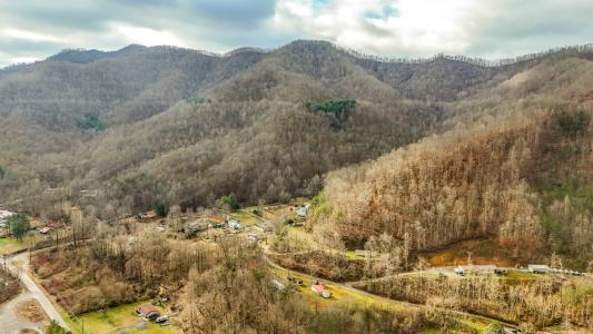 9999 Highway 3451, Harlan, Kentucky 40831, USA