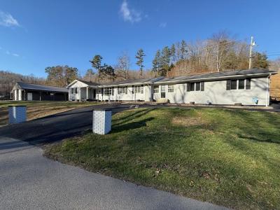 388 Colvin Branch, Oil Springs, Kentucky 41238, USA