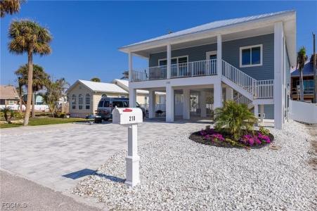 210 Pearl Street, Fort Myers Beach, Florida 33931, USA