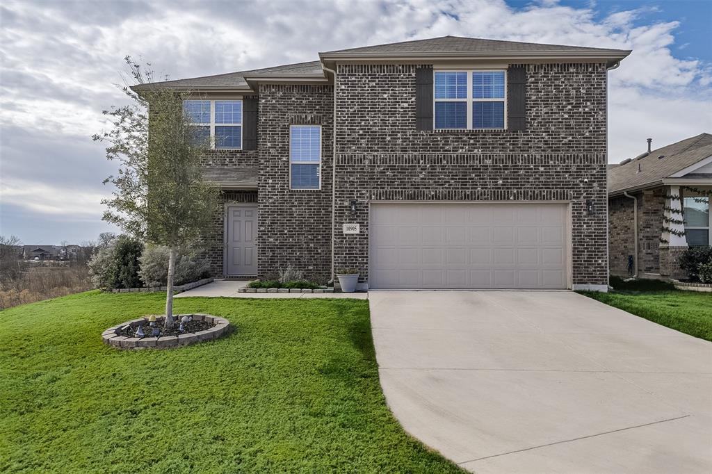 10905 Golden Barrel Court, Fort Worth, Texas 76108