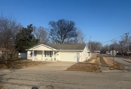 410 Red Howerton St, Carterville, Illinois 62918, USA