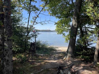 - Birch Point Road, Morgan, Vermont 05853, Estados Unidos