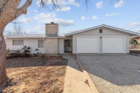 303 Walnut St, Fredericksburg, Texas 78624, USA