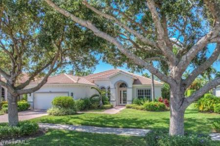 8860 Mustang Island CIR, NAPLES, Florida 34113, USA