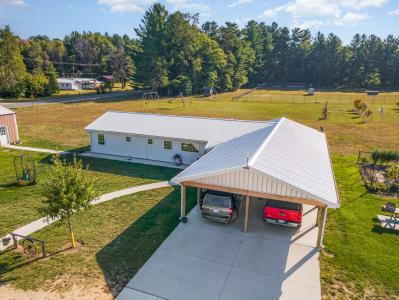 2492 E Fir, Harrison, Michigan 48625, USA