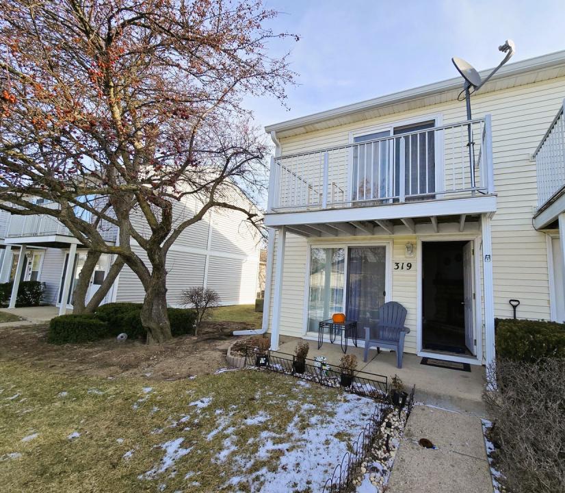 319 Meadow Green Lane, Round Lake Beach, إلينوي 60073, الولايات المتحدة