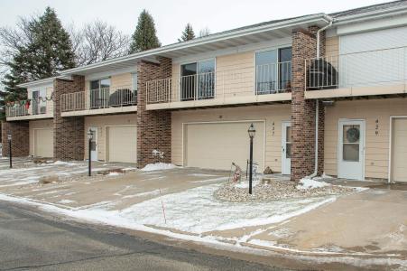 427 SW 8th Avenue 10, Waverly, Iowa 50677, USA