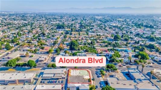 2416 E Alondra, Compton, Калифорния 90221, Соединенные Штаты
