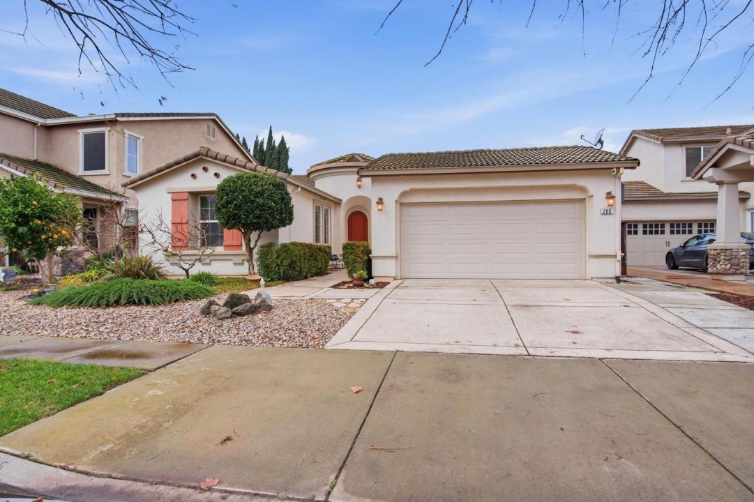 286 Cresta Way, Oakdale, California 95361