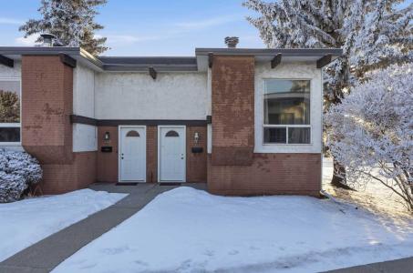 107 PINEMONT BAY NE, Calgary, Alberta T1Y 2V7, Canada