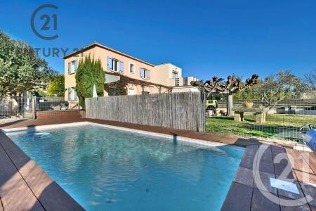 Aramon, Languedoc-Roussillon 30390, France