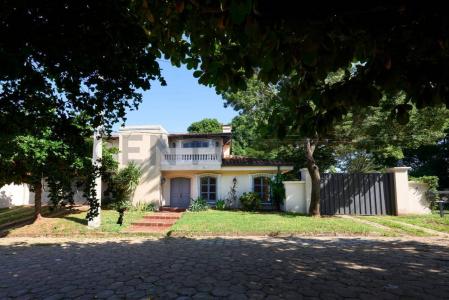 Calle Felicidad esquina Santa Ana, Lambaré. , Lambaré, Centralne 00001, Paragwaj