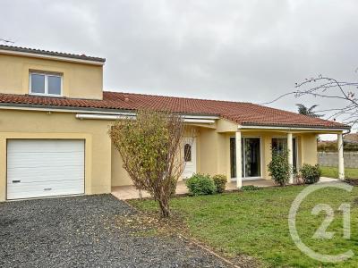 St Laure, Auvergne 63350, France