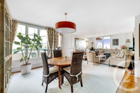 Issy Les Moulineaux, Île-de-France 92130, France