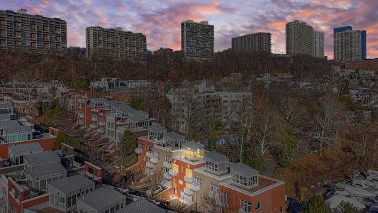 9 Vela Way, Edgewater, NJ 07020, USA