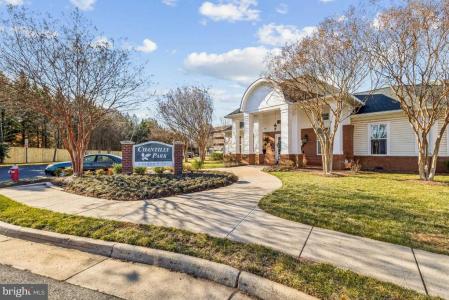 3810 Lightfoot Street , 404, Chantilly, Virginia 20151, USA