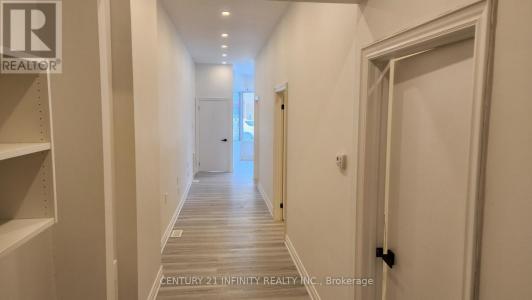 136 SIMCOE STREET SOUTH, Oshawa (central), Ontario L1H 4G9, Kanada