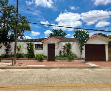 Calle Raquel Sosa, entre 3er y 4to anillo, Av San Aurelio y Prolonacion La Barranca 70, Sur, Santa Cruz 0000, Bolivia