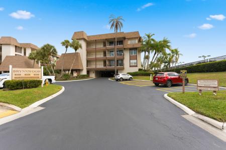 3021 COUNTRYSIDE BOULEVARD Unit #44A, Clearwater, Florida 33761, USA
