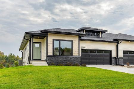 6641 River Bend Drive, Johnston, Iowa 50131, USA