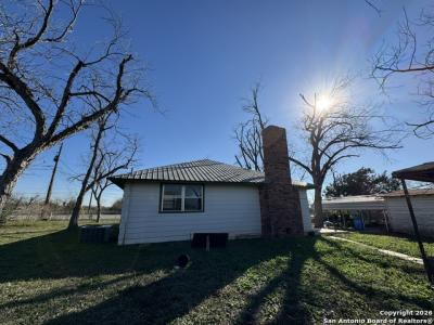 2742 W Kingsbury St, Seguin, Texas 78155, USA