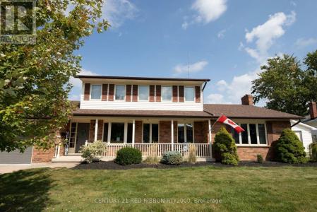 51 QUEEN STREET, Strathroy-caradoc (se), オンタリオ N7G 2H5, カナダ