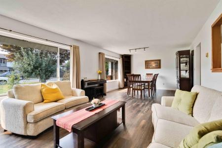 9220 COOTE STREET, Chilliwack, British Columbia V2P 6B5, Canada