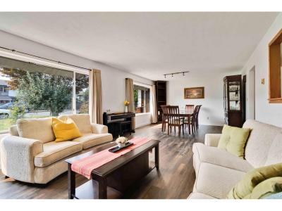 9220 COOTE STREET, Chilliwack, British Columbia V2P 6B5, Canada