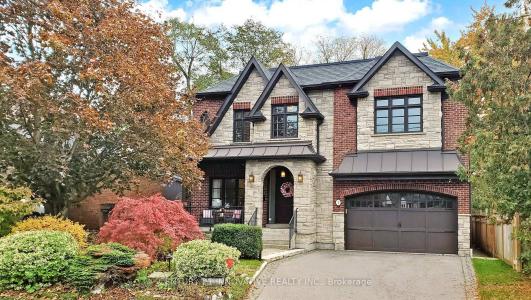 1 DUSTAN CRESCENT, Toronto, Ontario M4J 4G4, Canada