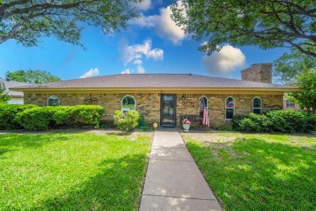 2138 Wellington Drive, Grand Prairie, Texas 75051, USA