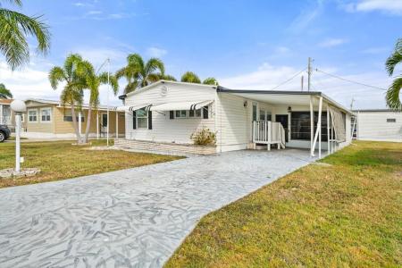 5205 5th Street E, Bradenton, Florida 34203, USA