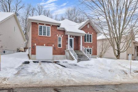 77  Rue de Port-Daniel, Gatineau (Gatineau), Quebec J8V 0E6, Kanada