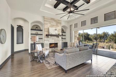 1931 Rothschild, New Braunfels, Texas 78132, USA