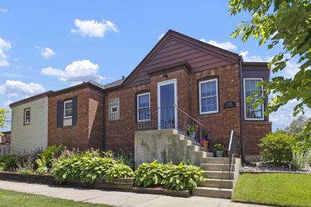 4205 S Center Avenue, Lyons, Illinois 60534, USA