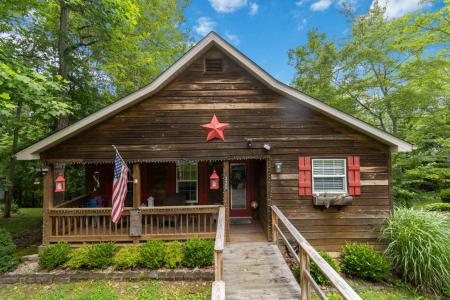 330 Enchanted Forest Way , Burnside, Kentucky 42519, USA