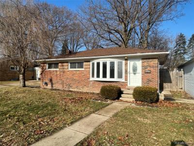 21221 Gordon, St Clair Shores, Michigan 48081, USA
