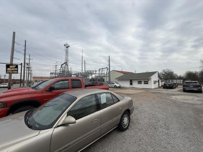 327 N Illinois Avenue, Carbondale, Illinois 62901, USA