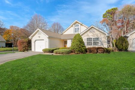 19 Saddlebrook Court, Middle Island, NY 11953, USA