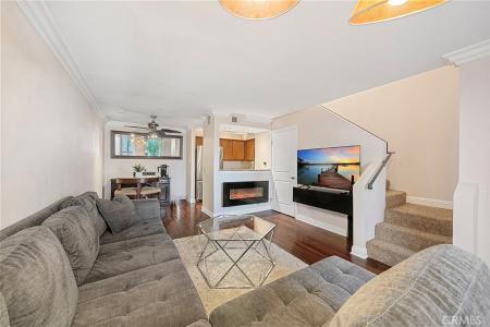 355 N Maple Street , 245, Burbank, Kaliforniya 91505, Amerika Birleşik Devletleri