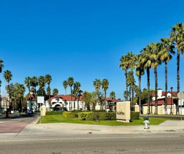 8153 N Cedar Avenue 127, Fresno, California 93720, USA