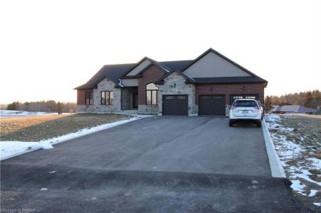 25 BOWEN PLACE, Oakland, Ontario N0E 1L0, Canada