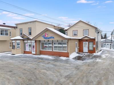 246-254  Rue Sherbrooke, Magog, ケベック J1X 2R7, カナダ