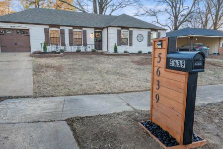 5639 Clarke, Memphis, Tennessee 38115