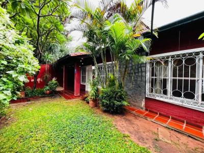 Valois Rivarola entre Padre Cardozo y 9 de setiembre , Las Mercedes, Asunción 00001, Le Paraguay